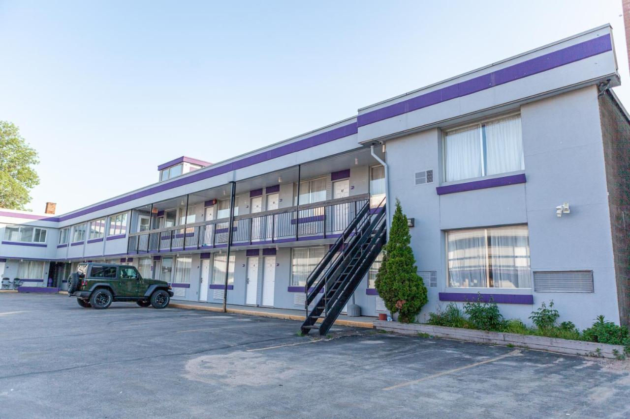 Knights Inn North Bay Exterior foto